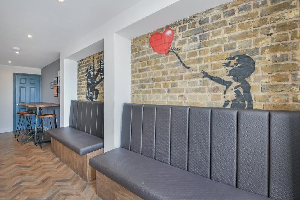 Property photo 3 of 26