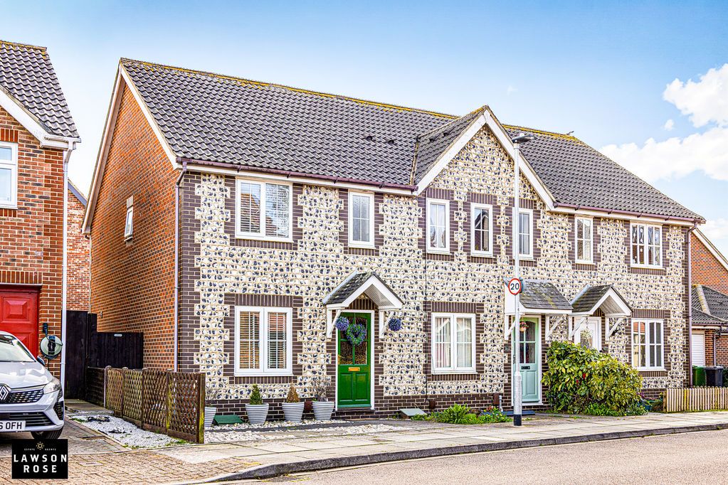 Property photo 1 of 29 .