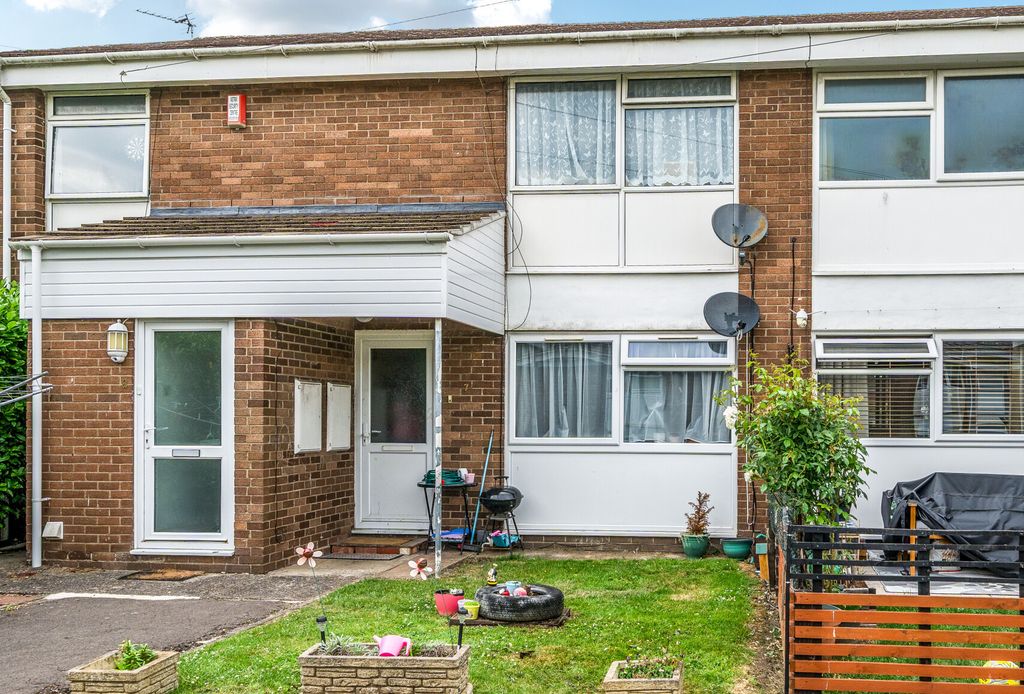 Property photo 1 of 17 1307320-2-685676c...