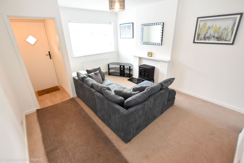 Property photo 3 of 11 Photo 5