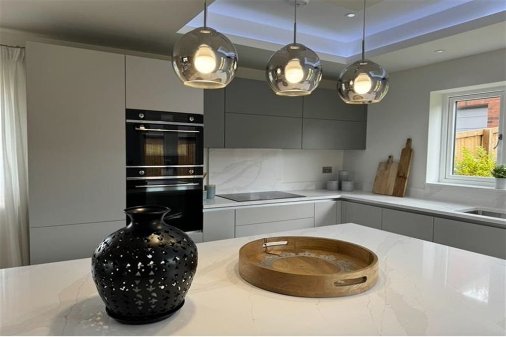 Property photo 2 of 16 (Main)