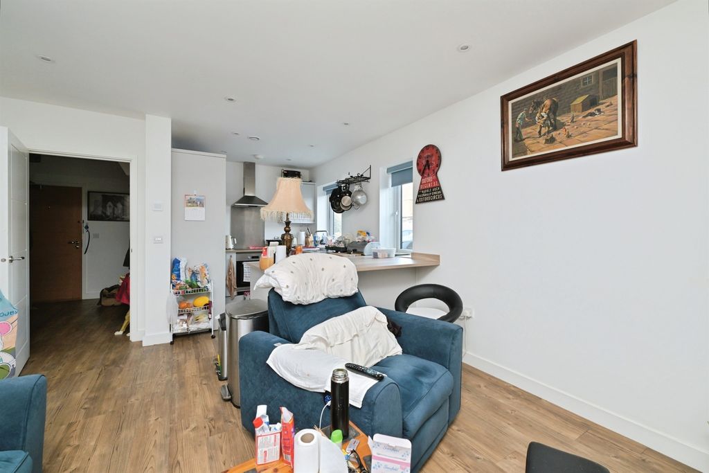 Property photo 3 of 11