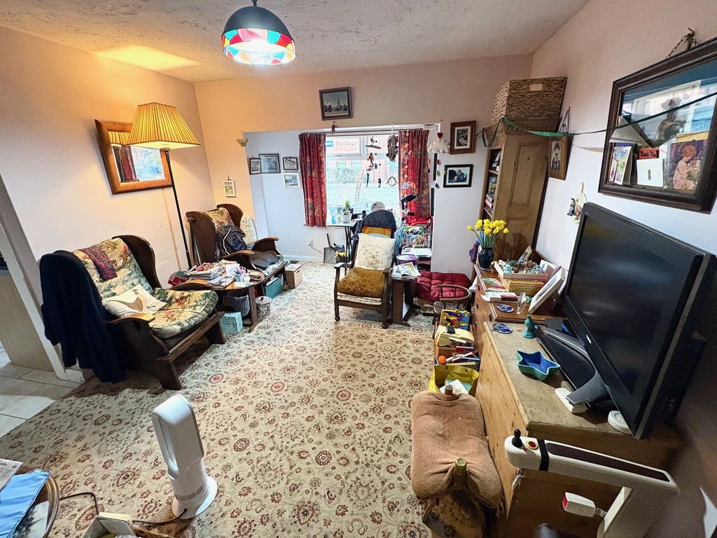 Property photo 2 of 6