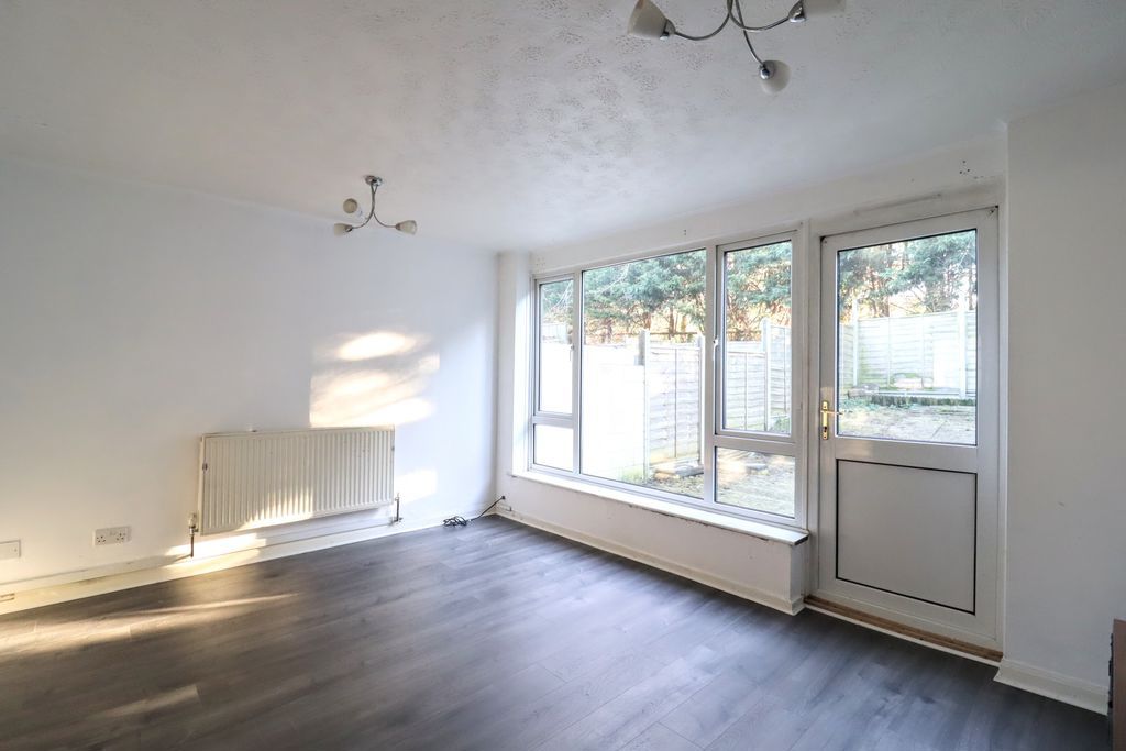 Property photo 2 of 14 Lounge