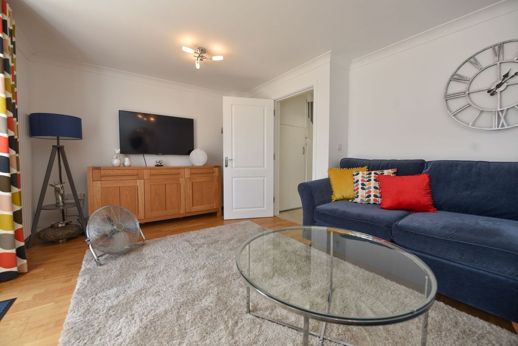 Property photo 3 of 19