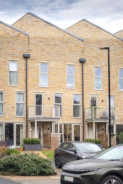 Property photo 3 of 20 Exterior And Gardens