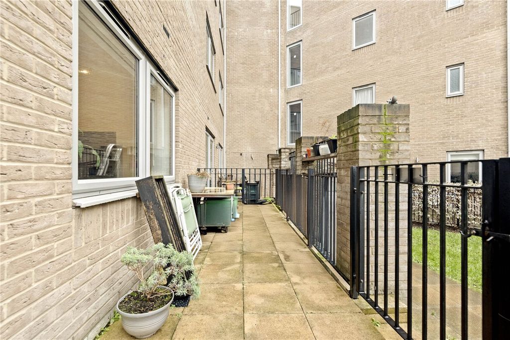 Property photo 2 of 12 Picture No. 14