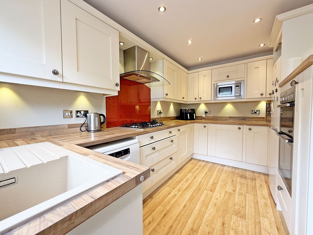 Property photo 2 of 39 Kitchen