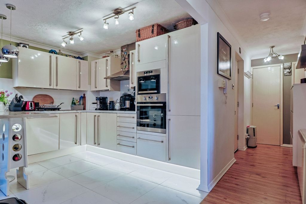 Property photo 2 of 15 Pbox-Img.Jpg