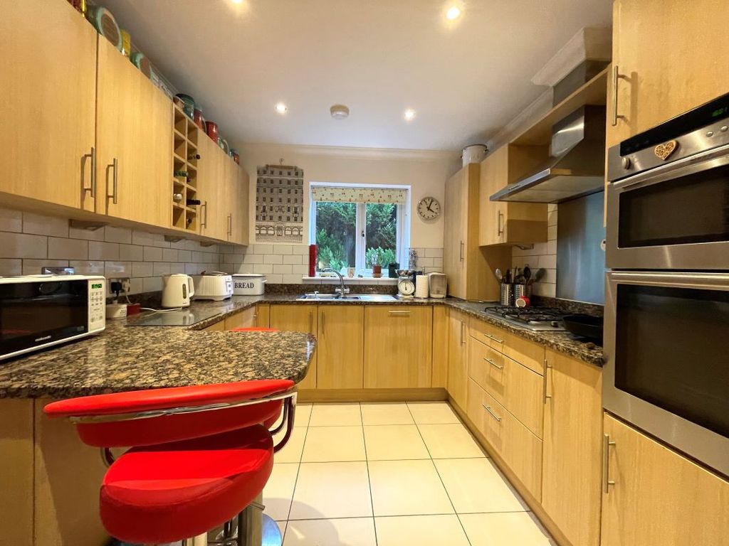 Property photo 2 of 18