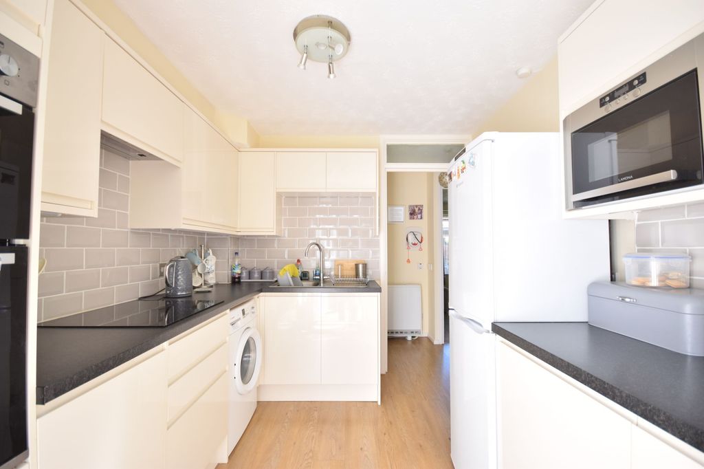 Property photo 2 of 12