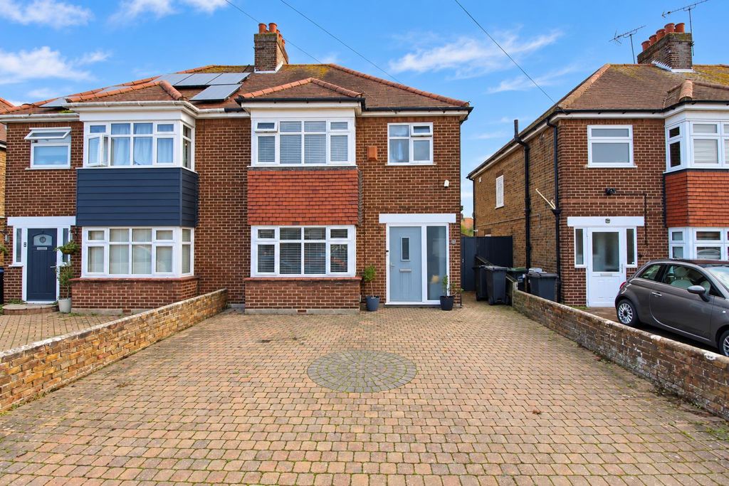 Property photo 1 of 23