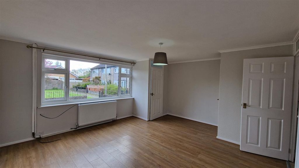 Property photo 2 of 14 Lounge