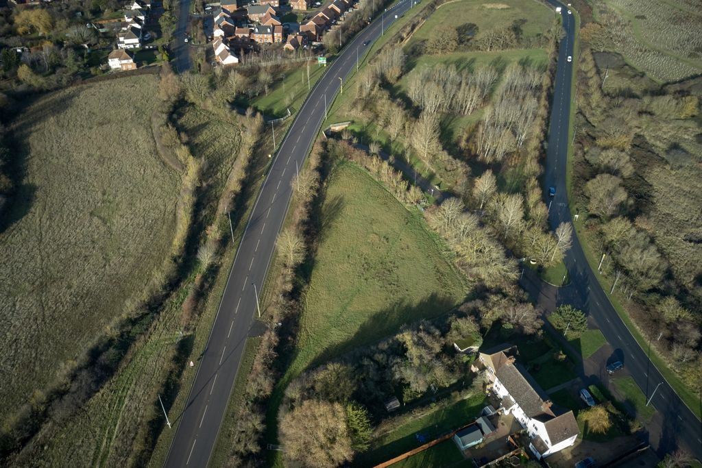 Property photo 2 of 5 Photo 1