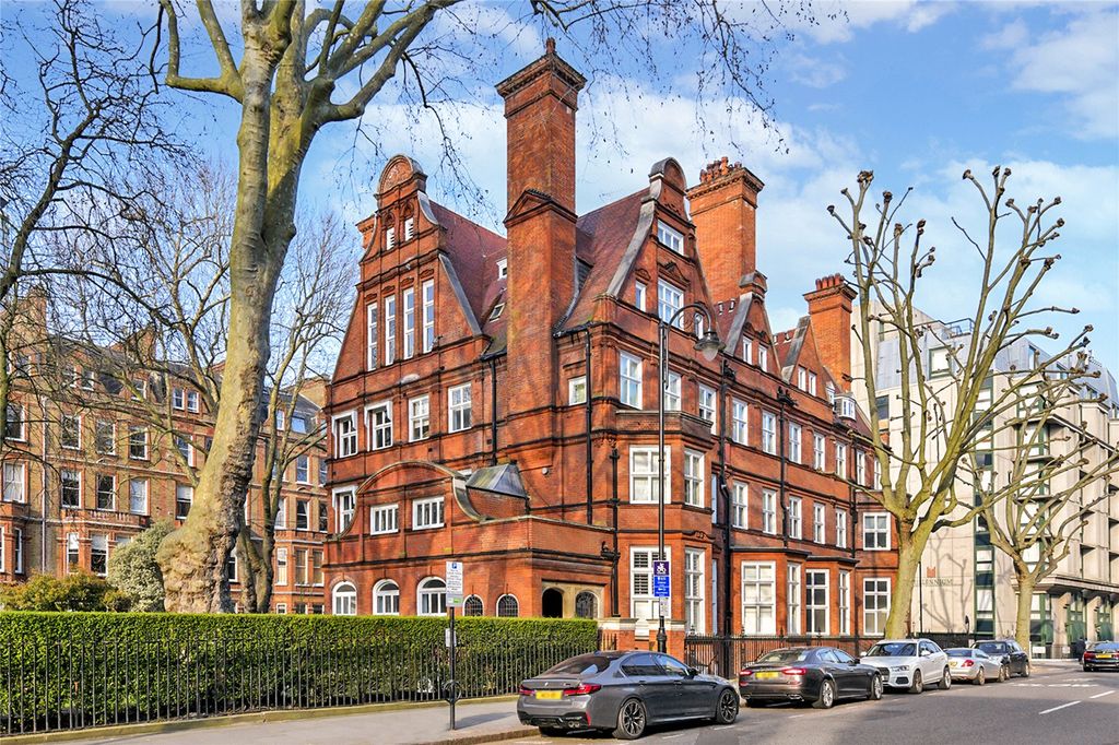 Property photo 1 of 18 Exterior