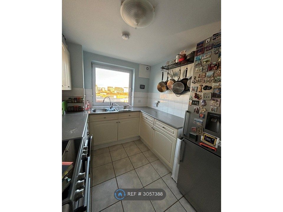 Property photo 2 of 8 Kitchen