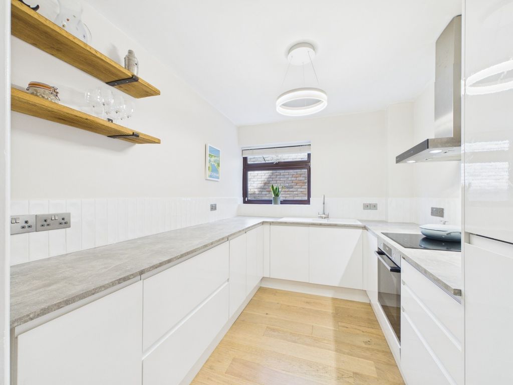 Property photo 2 of 12 4997394