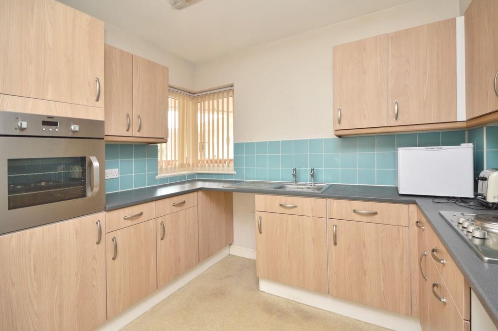 Property photo 3 of 11