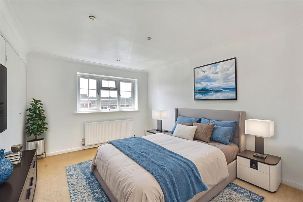 Property photo 3 of 17 Bedroom One (Vf).Jpeg