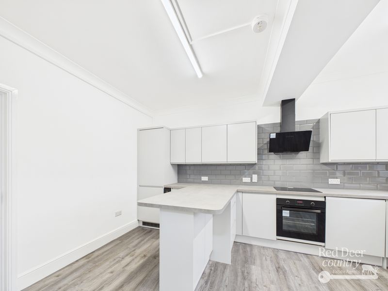 Property photo 3 of 14 Kitchen