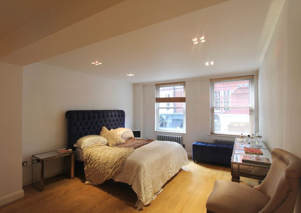 Property photo 1 of 5 953571