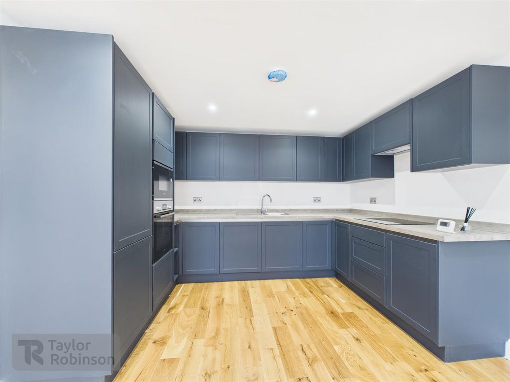 Property photo 3 of 13 Cam02600G0-Pr0613-Still003.Jpg