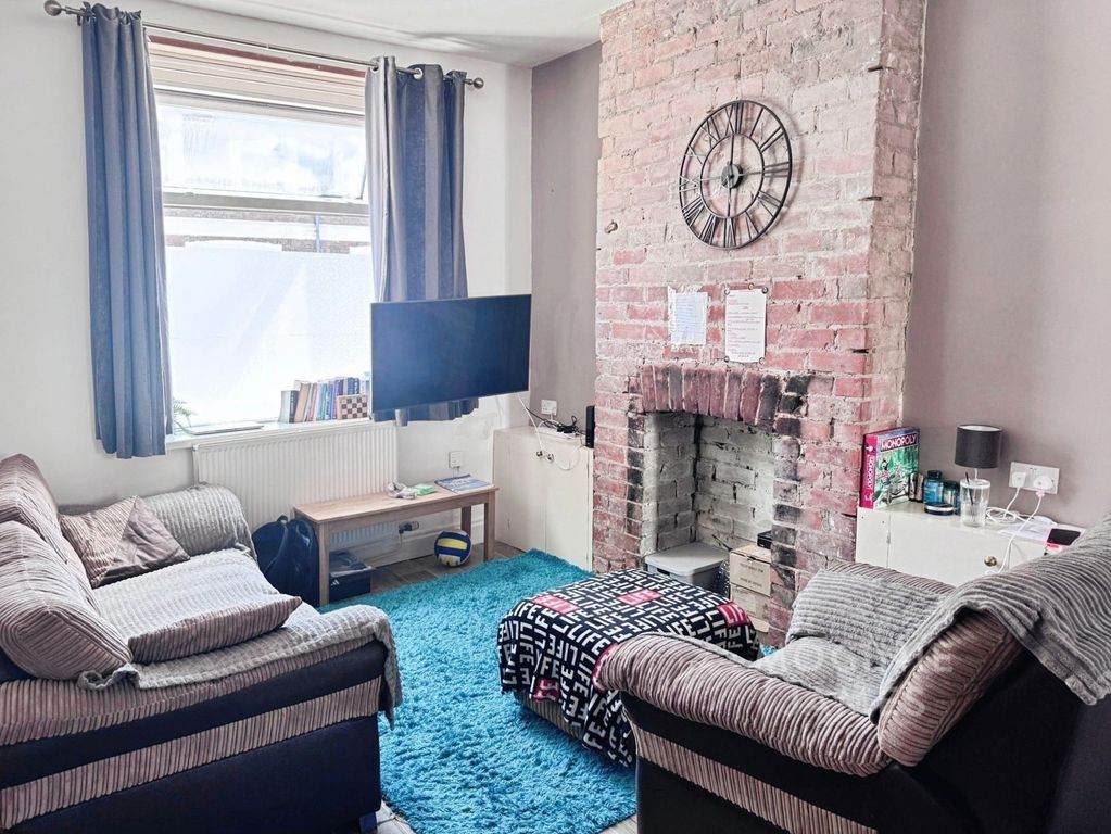 Property photo 2 of 12 Pbox-Img.Jpg