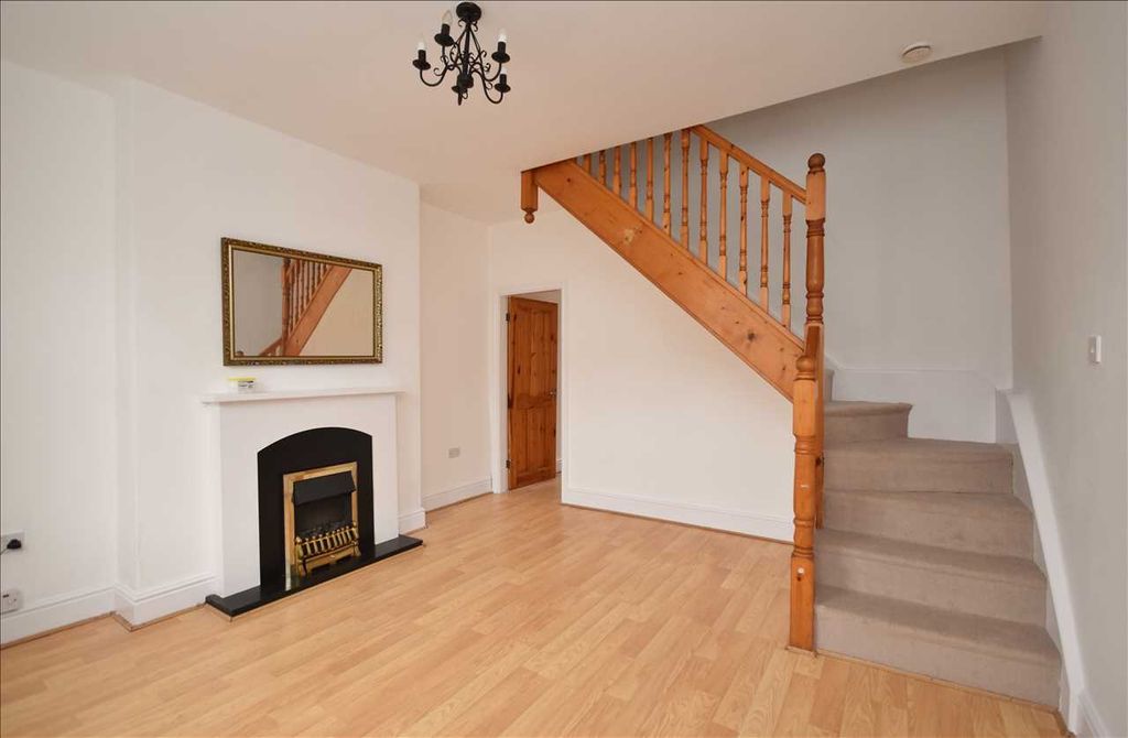 Property photo 2 of 9 Lounge