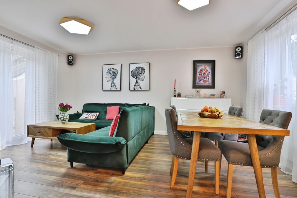 Property photo 3 of 20 Lounge/Diner