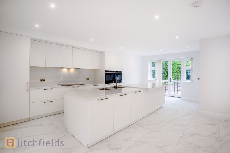 Property photo 3 of 17 Photo 4