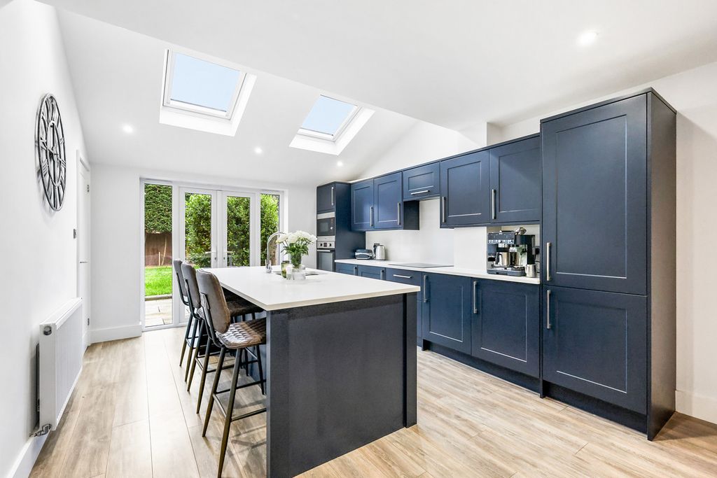 Property photo 2 of 24