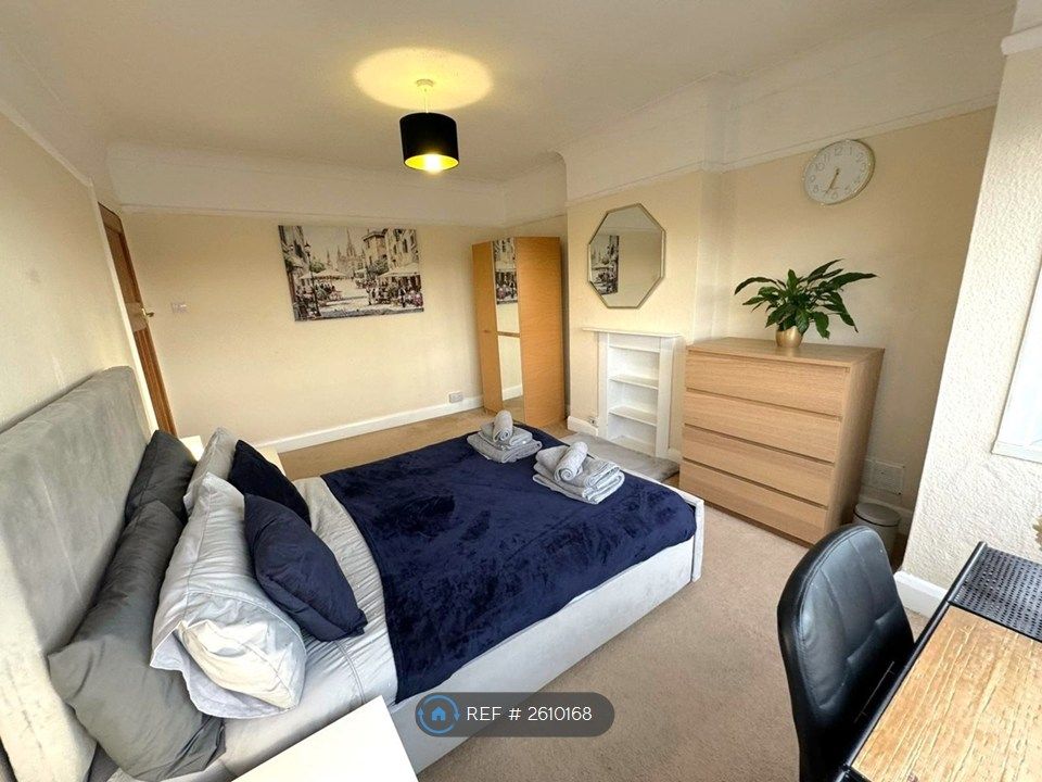Property photo 2 of 16 Bedroom 1 With Double Bed, Desk & Chair