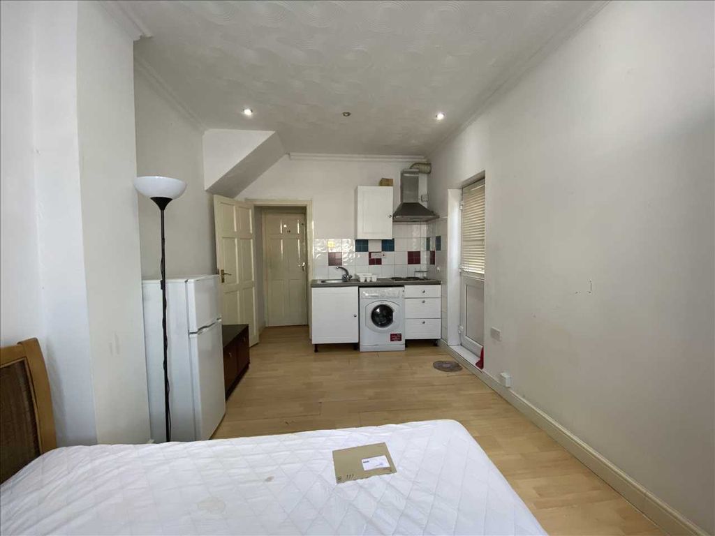 Property photo 2 of 3