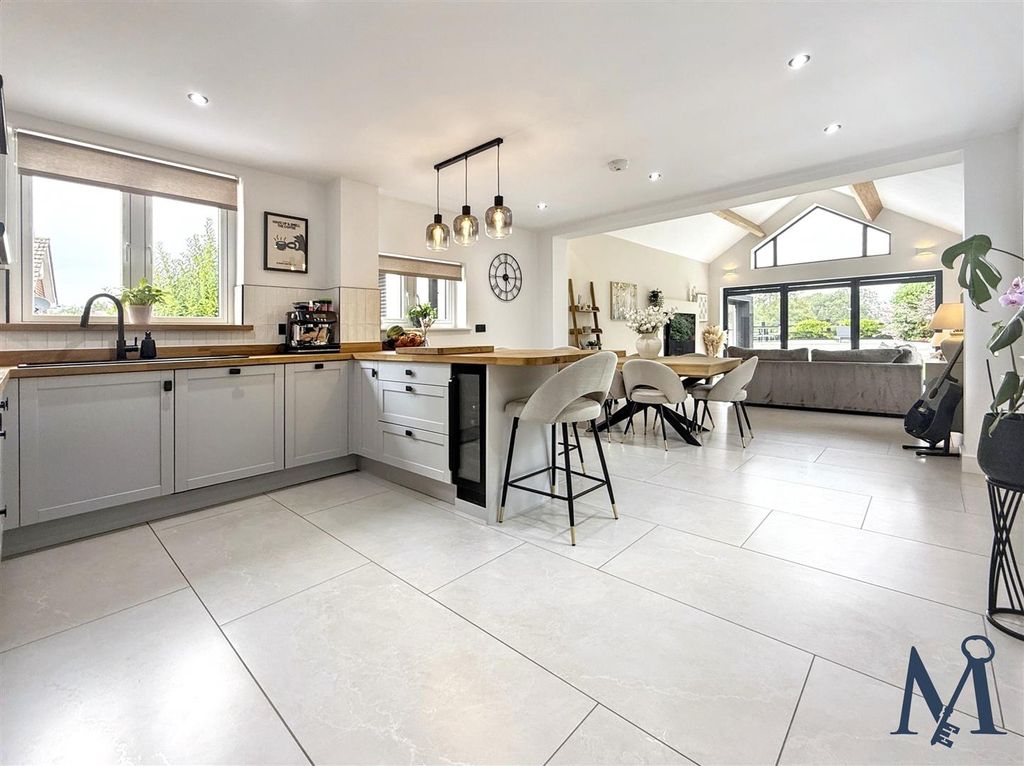 Property photo 2 of 25 Open Plan Kitchen Area
