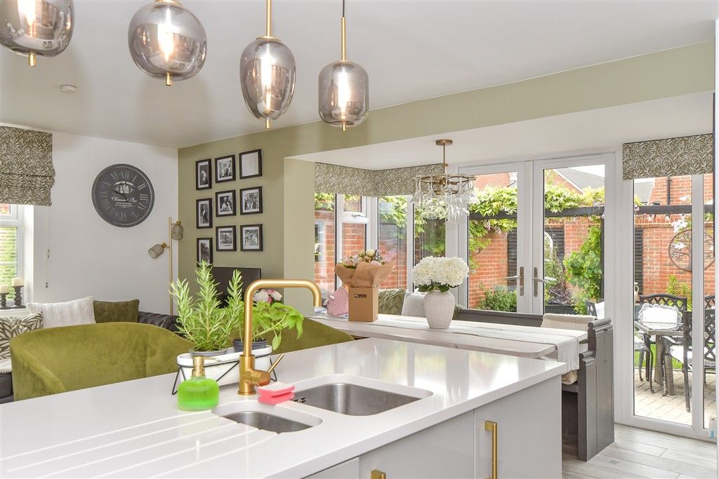 Property photo 3 of 16 Kitchen/Diner