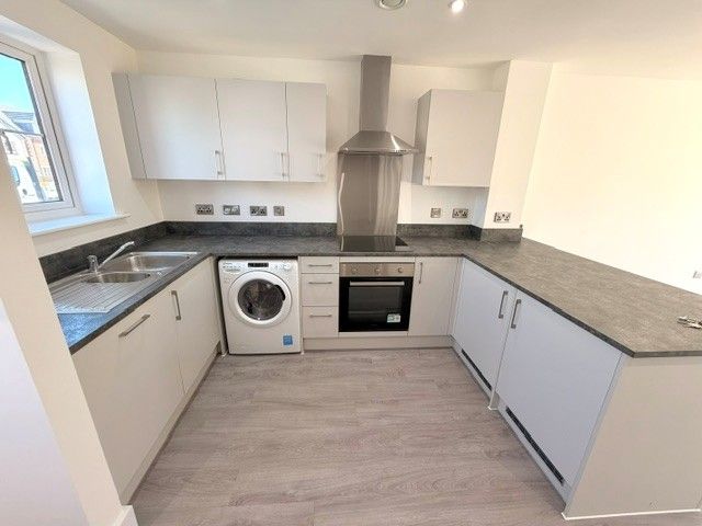 Property photo 2 of 7 Kitchen