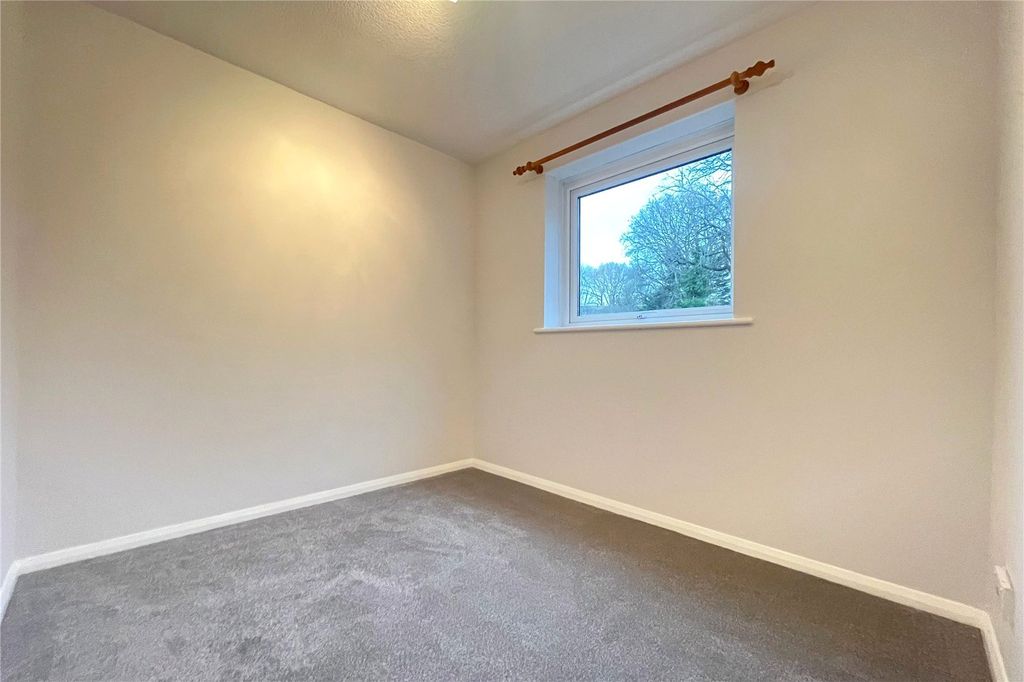 Property photo 2 of 8 Picture No. 16