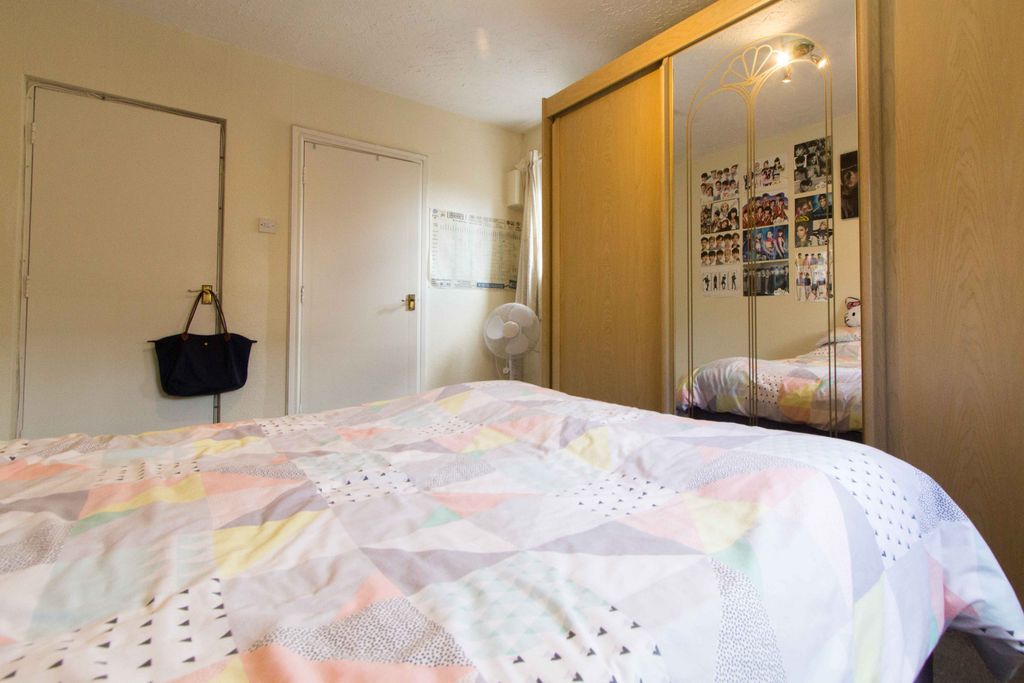 Property photo 3 of 6 Property Photo