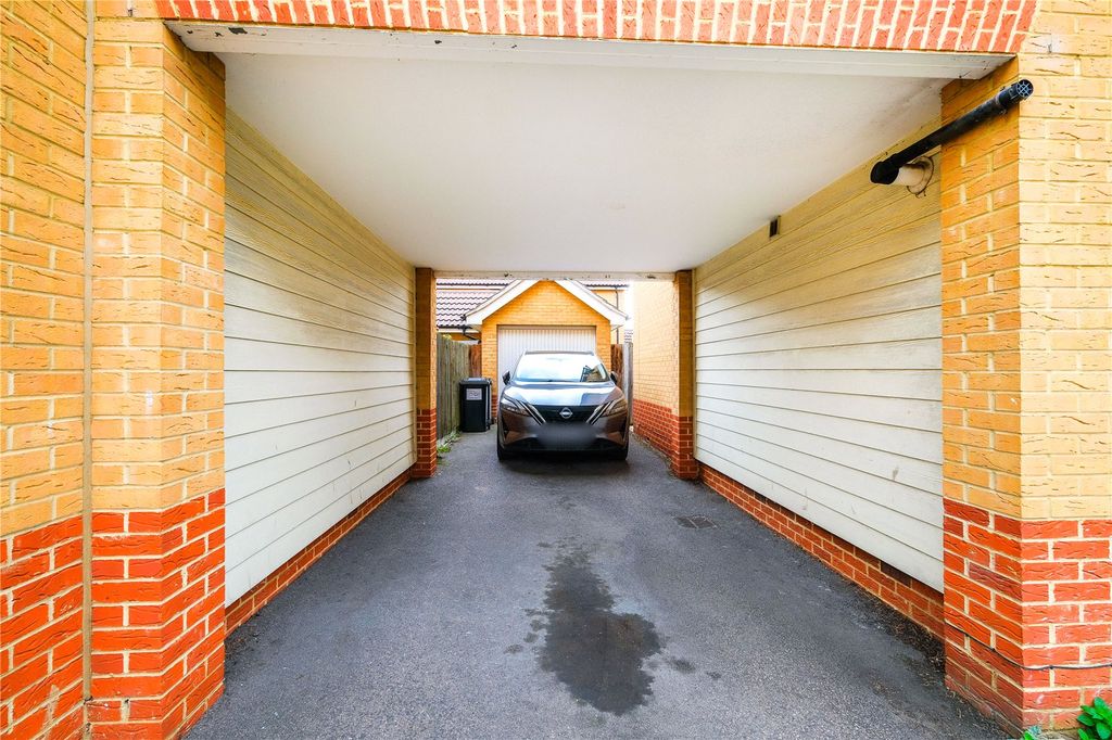 Property photo 2 of 16 Driveway