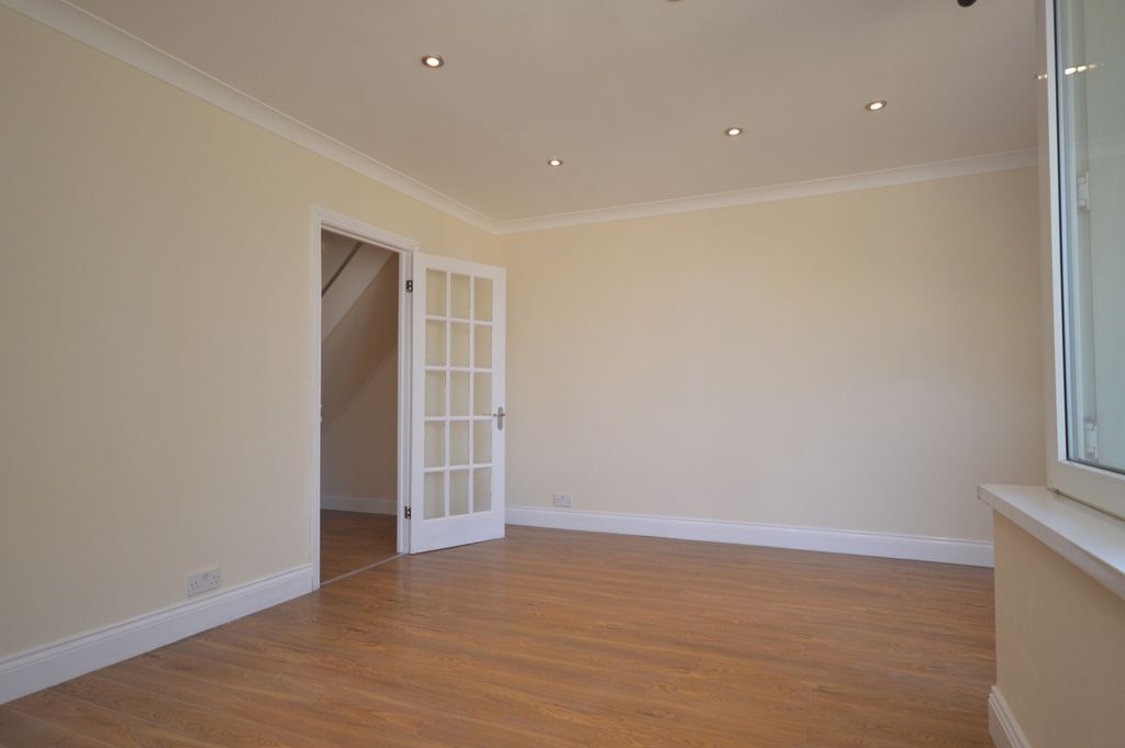 Property photo 3 of 13 Dsc 0126