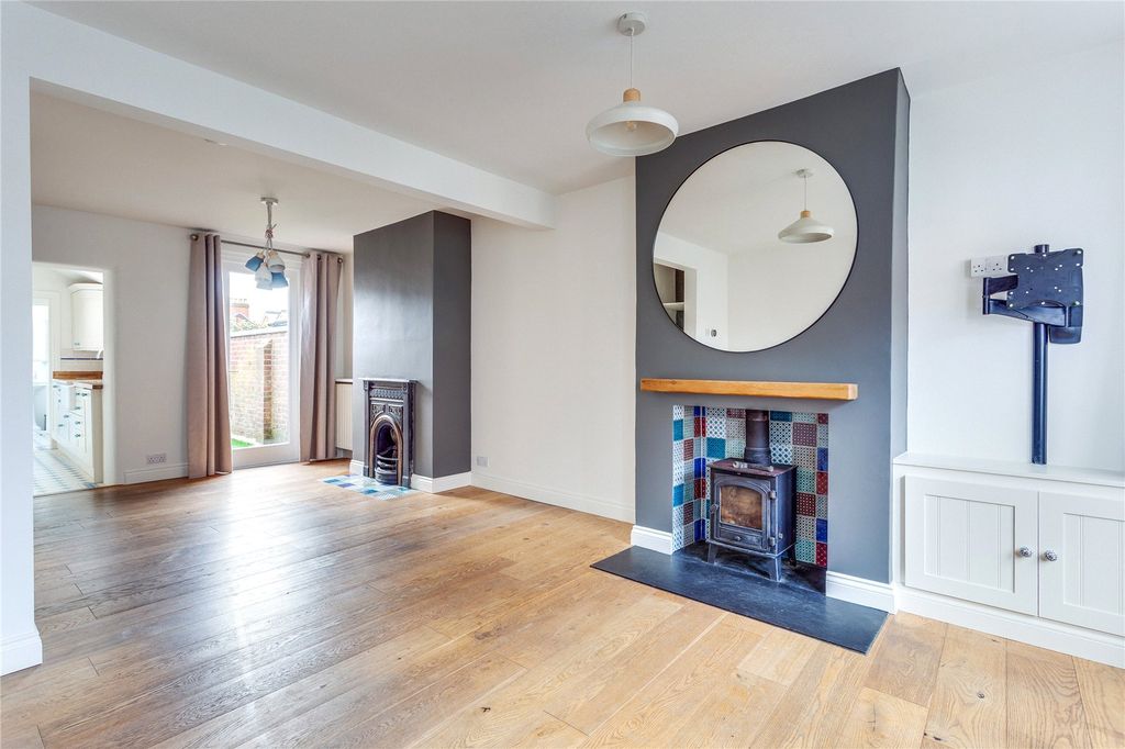 Property photo 2 of 9 Living Room