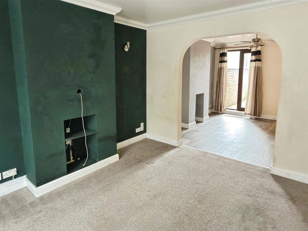 Property photo 2 of 10 Norfolk St (7).Jpg