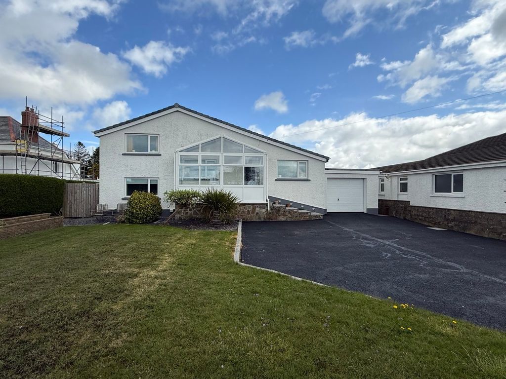 Property photo 2 of 41