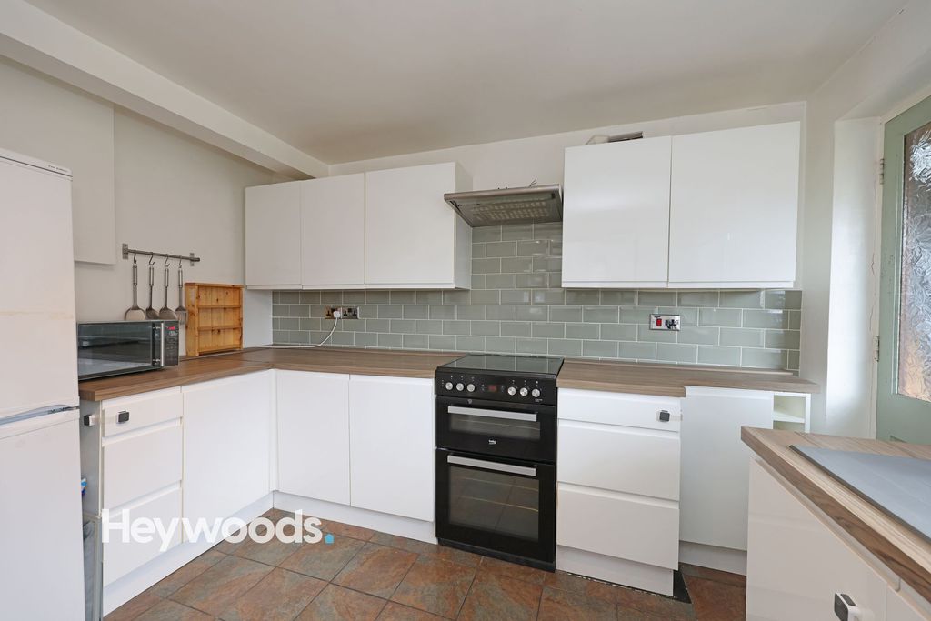 Property photo 3 of 27