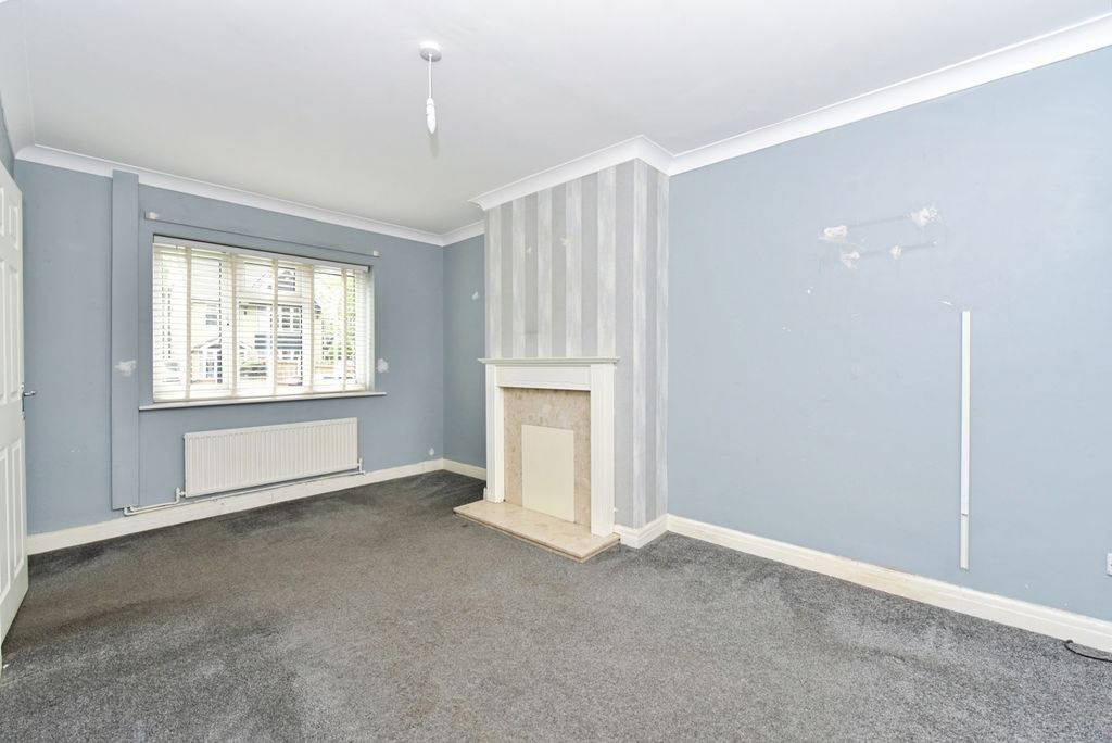 Property photo 3 of 16 Photo