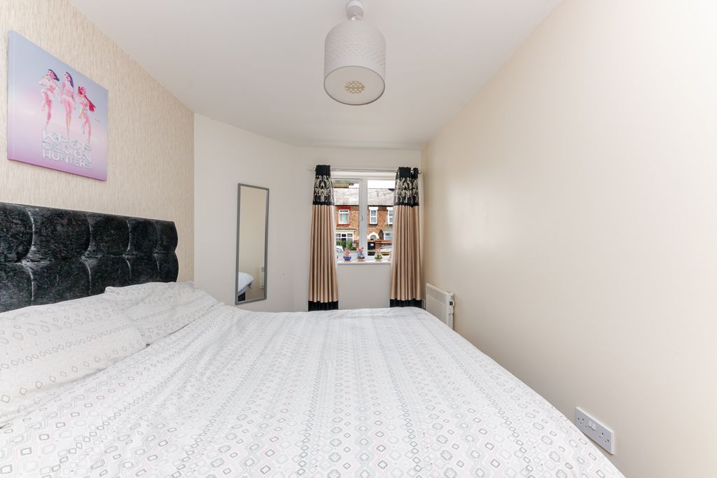 Additional image 5 of 2 bed flat for salePelham Road, Cleethorpes DN35