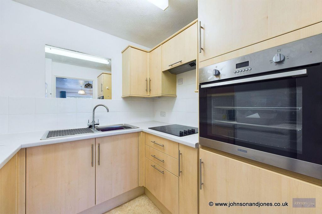 Property photo 2 of 11 2 Kitchen.Jpg