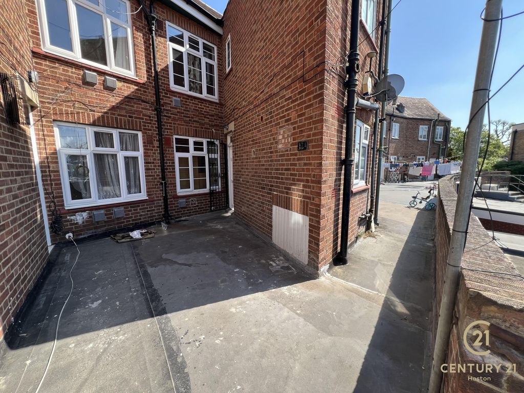 Property photo 2 of 14