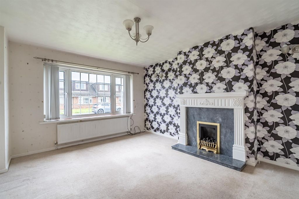 Property photo 3 of 12 Living Room