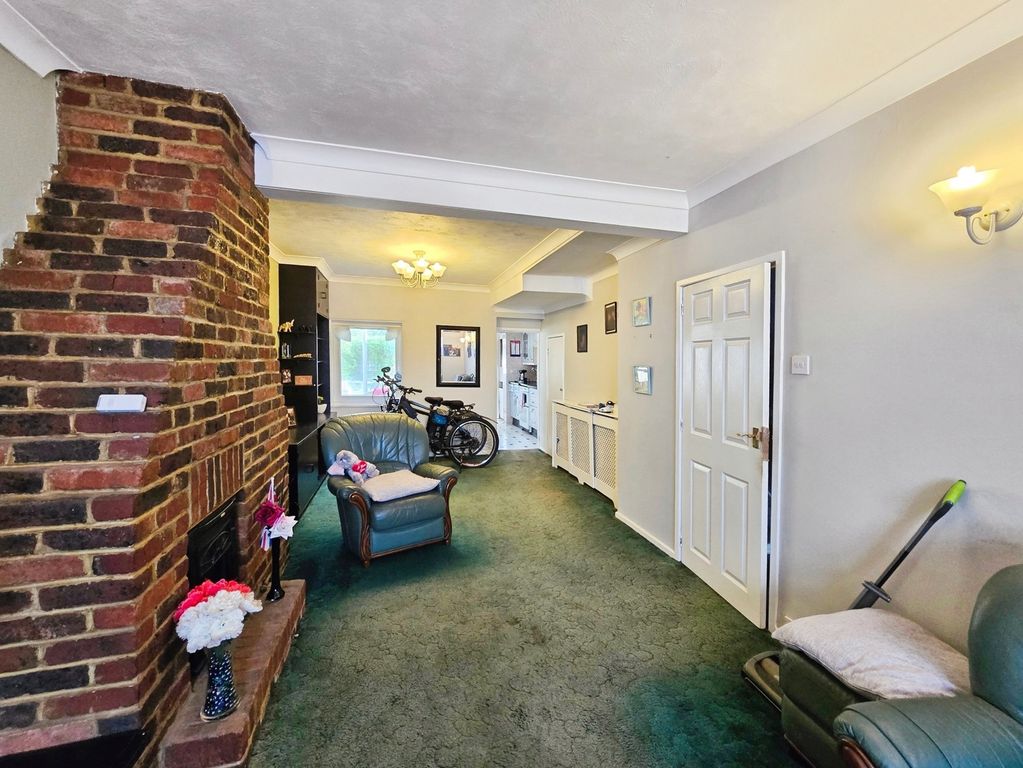 Property photo 3 of 16 Pbox-Img.Jpg